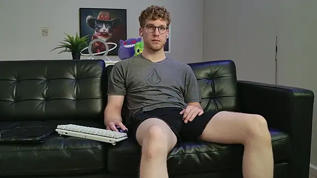 Snapshot of BlueEyedTallGuy94 chatting on 09.27.25 BlueEyedTallGuy94 online show from 09.27.25