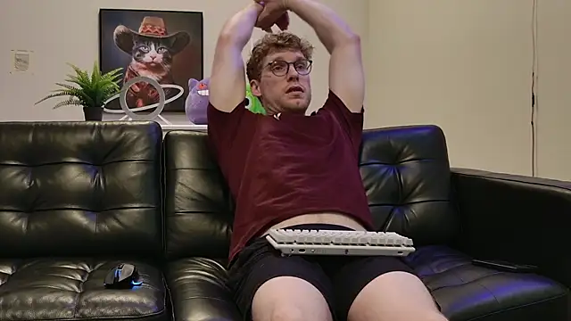 Snapshot of BlueEyedTallGuy94 chatting on 09.30.25 BlueEyedTallGuy94 online show from 09.30.25