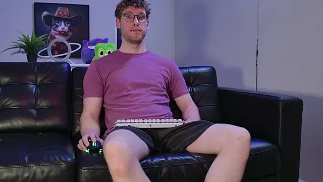 Snapshot of BlueEyedTallGuy94 chatting on 10.15.25 BlueEyedTallGuy94 online show from 10.15.25