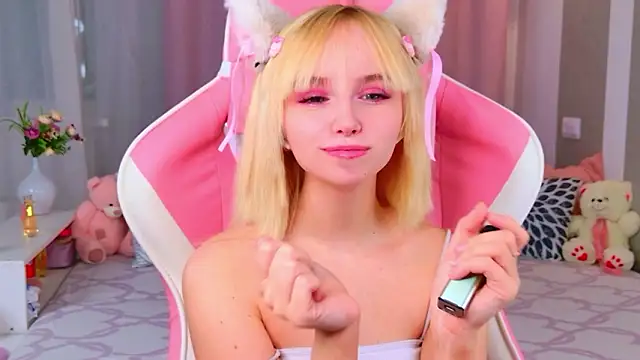 b4by LoL1 online show from 02.23.26