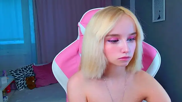 b4by LoL1 online show from 03.17.26