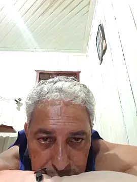 Snapshot of gordonunes chatting on 02.13.26 gordonunes online show from 02.13.26