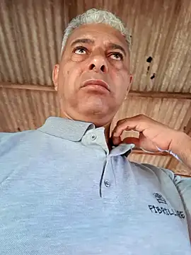 Snapshot of gordonunes chatting on 02.15.26 gordonunes online show from 02.15.26