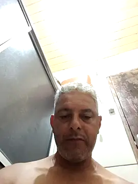 Snapshot of gordonunes chatting on 02.20.26 gordonunes online show from 02.20.26