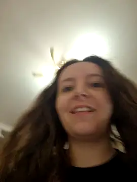 Snapshot of LineaDemie chatting on 09.09.25 LineaDemie online show from 09.09.25