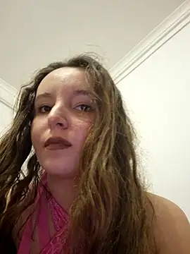 Snapshot of LineaDemie chatting on 10.15.25 LineaDemie online show from 10.15.25