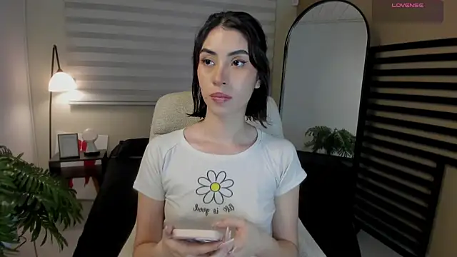 Catyloves online show from 04.10.26