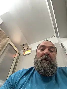 Snapshot of ros217 chatting on 09.29.25 ros217 online show from 09.29.25