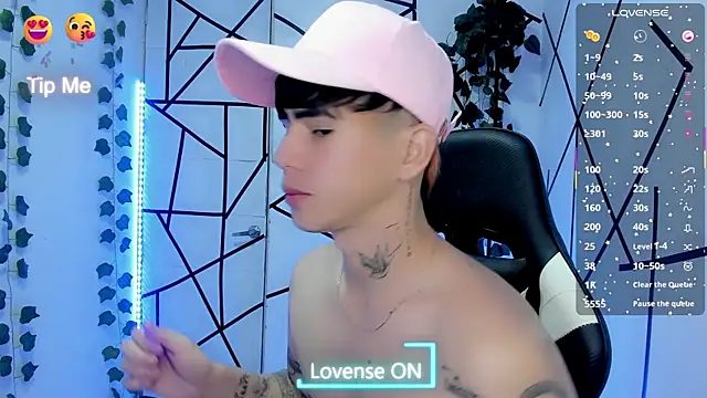 Snapshot of Tayson_Rivers chatting on 06.01.26 Tayson Rivers online show from 06.01.26