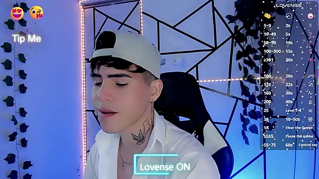 Snapshot of Tayson_Rivers chatting on 06.04.26 Tayson Rivers online show from 06.04.26