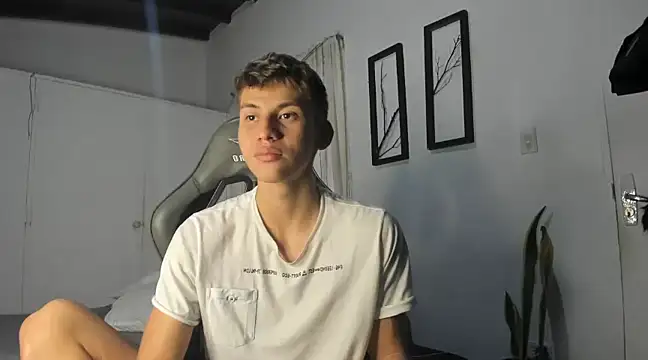Snapshot of miguel_hz chatting on 02.03.25 miguel hz online show from 02.03.25