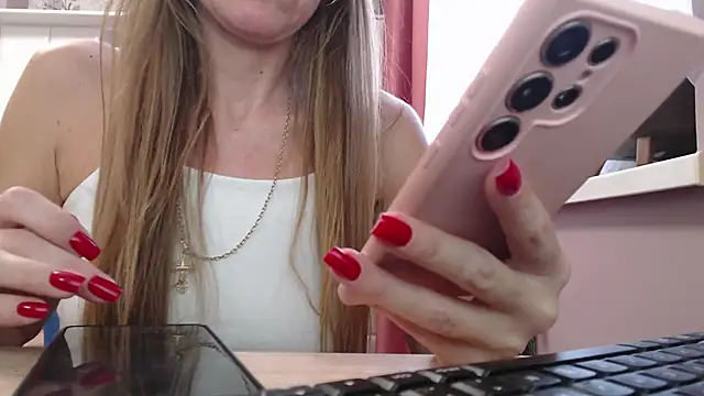 Snapshot of 69SexySecret69 chatting on 02.26.25 69SexySecret69 online show from 02.26.25