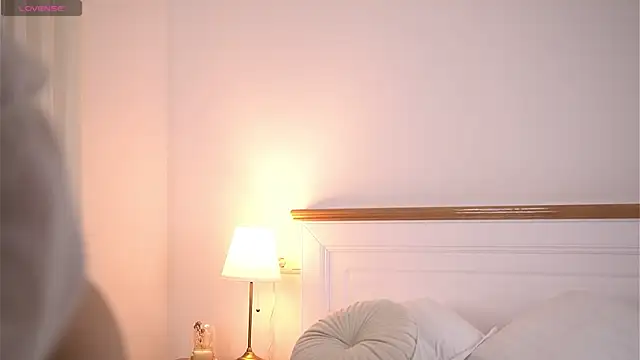 Snapshot of AdelineKing chatting on 09.20.25 AdelineKing online show from 09.20.25