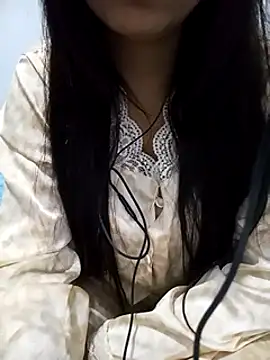 Snapshot of Liyan- chatting on 01.25.25 Liyan- online show from 01.25.25