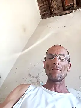 Snapshot of nevessartori chatting on 12.29.24 nevessartori online show from 12.29.24