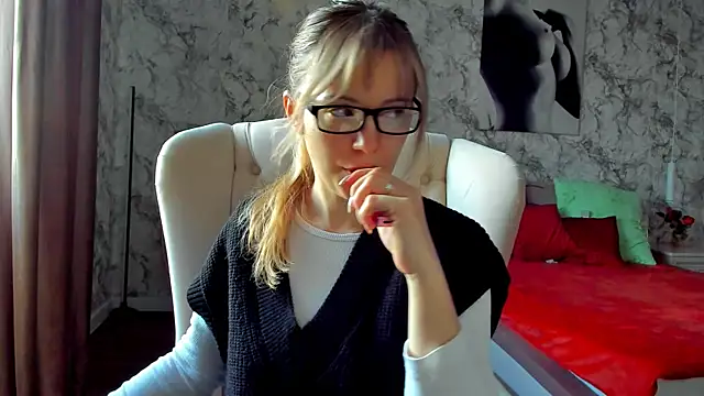 foxy blond online show from 03.20.26