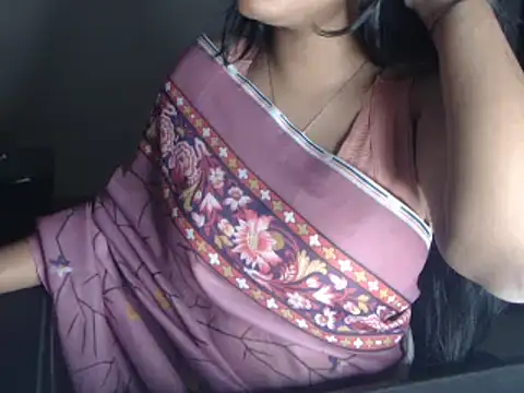 Snapshot of DevilErin chatting on 12.17.25 DevilErin online show from 12.17.25