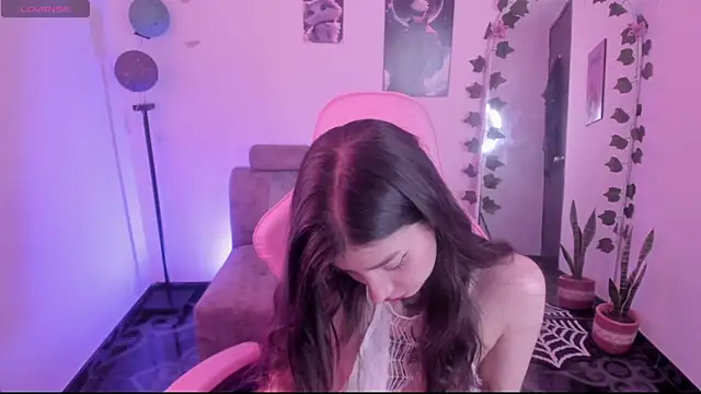 Snapshot of cami_mila9 chatting on 09.17.25 cami mila9 online show from 09.17.25