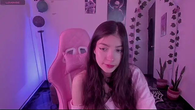 Snapshot of cami_mila9 chatting on 10.01.25 cami mila9 online show from 10.01.25