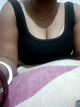 Snapshot of riya_kumari0 chatting on 01.15.25 riya kumari0 online show from 01.15.25