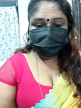 Snapshot of simran21 chatting on 12.15.24 simran21 online show from 12.15.24