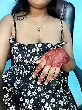 Snapshot of Sadika- chatting on 12.28.24 Sadika- online show from 12.28.24