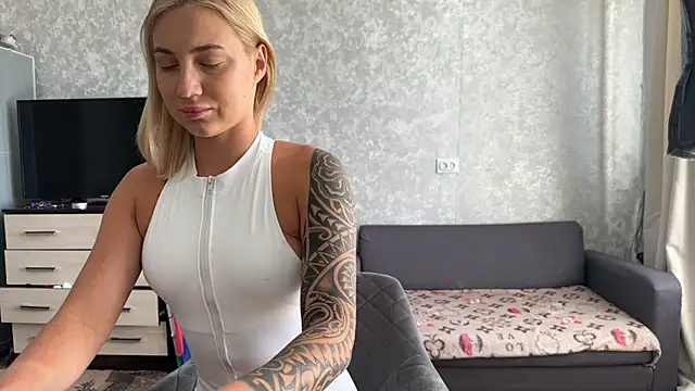 AnneBall online show from 03.21.25