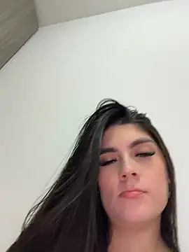 Amy-Saenz online show from 06.08.26