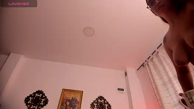 VeronicaGilss online show from 06.14.26