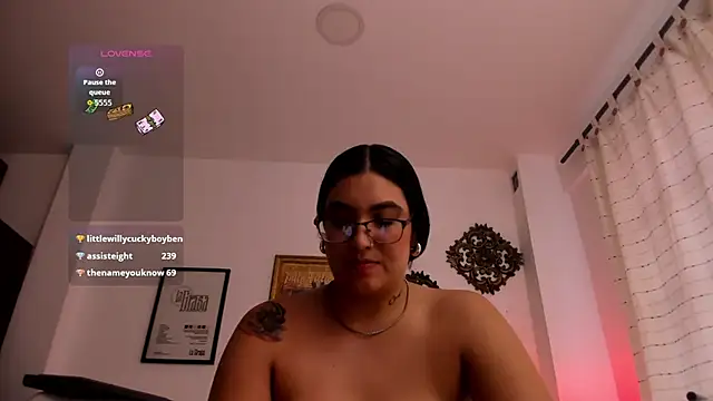 VeronicaGilss online show from 06.20.26