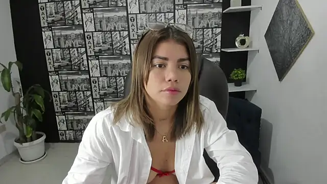 Snapshot of Gissel_Angel chatting on 03.18.25 Gissel Angel online show from 03.18.25