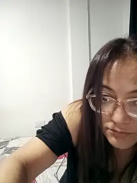skarleth001 online show from 02.24.25