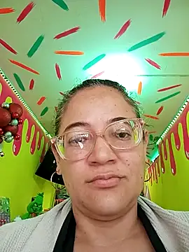 skarleth001 online show from 11.21.25