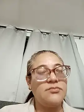 skarleth001 online show from 07.26.26