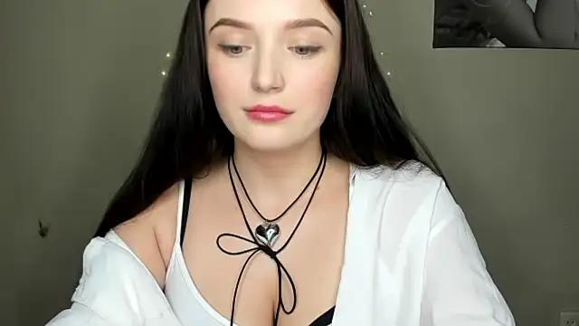 Snapshot of EvaaMillerr99 chatting on 12.16.24 EvaaMillerr99 online show from 12.16.24