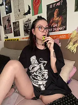 MoonAgnes online show from 07.08.26
