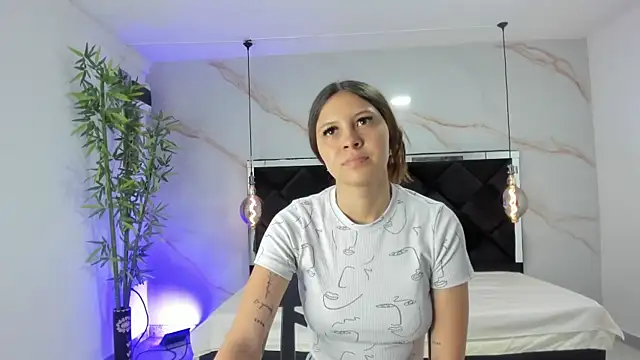 AngelaaCute  online show from 11.06.25