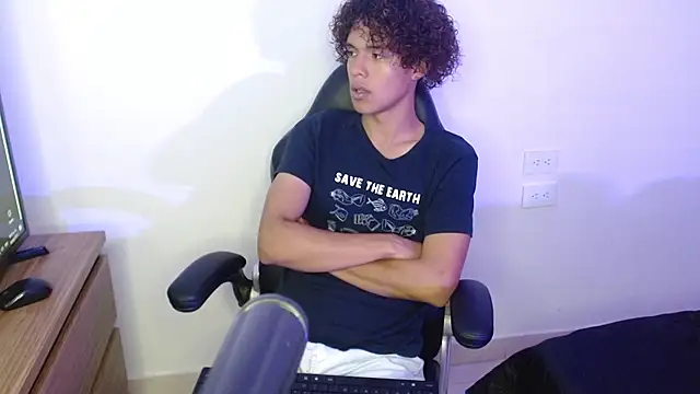 Snapshot of nickolas_moon chatting on 09.10.25 nickolas moon online show from 09.10.25