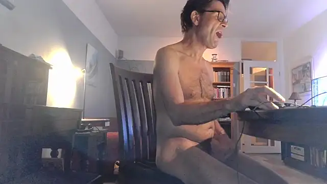 Snapshot of RolfS chatting on 09.20.25 RolfS online show from 09.20.25