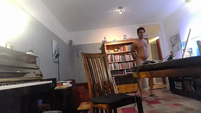 Snapshot of RolfS chatting on 10.12.25 RolfS online show from 10.12.25