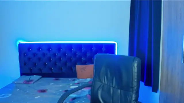 Snapshot of _diegsz_ chatting on 12.22.25 diegsz online show from 12.22.25