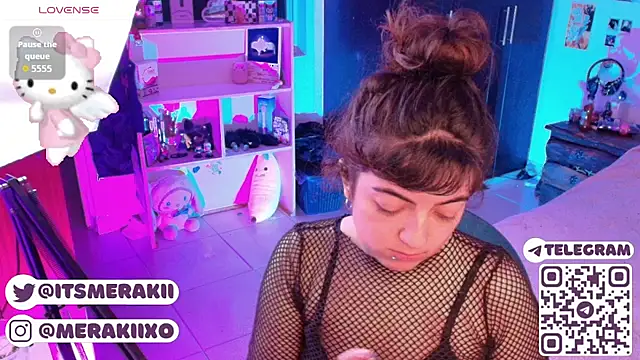 Snapshot of meraki_fraise chatting on 05.10.26 meraki fraise online show from 05.10.26
