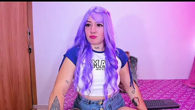 Snapshot of annika_taylor chatting on 12.11.24 annika taylor online show from 12.11.24