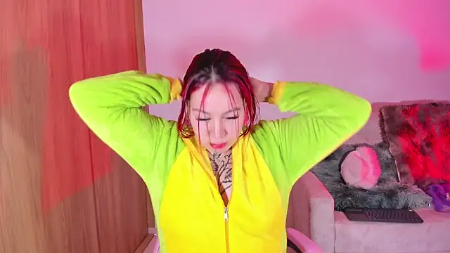 Snapshot of annika_taylor chatting on 03.22.25 annika taylor online show from 03.22.25