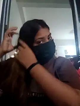 Snapshot of Hotmilfxox chatting on 12.05.24 Hotmilfxox online show from 12.05.24