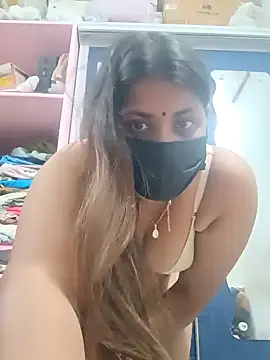 Snapshot of Hotmilfxox chatting on 12.14.24 Hotmilfxox online show from 12.14.24