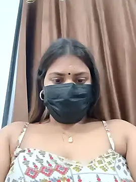 Snapshot of Hotmilfxox chatting on 01.19.25 Hotmilfxox online show from 01.19.25