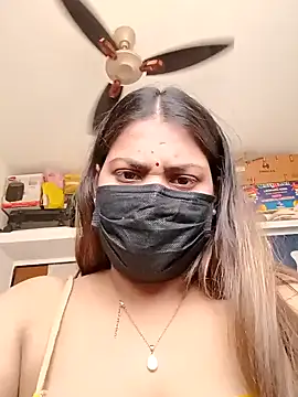 Snapshot of Hotmilfxox chatting on 01.25.25 Hotmilfxox online show from 01.25.25