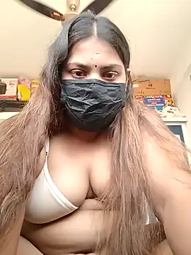 Snapshot of Hotmilfxox chatting on 01.26.25 Hotmilfxox online show from 01.26.25