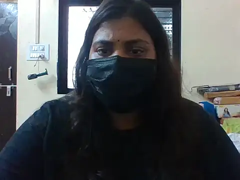 Snapshot of Hotmilfxox chatting on 05.15.26 Hotmilfxox online show from 05.15.26